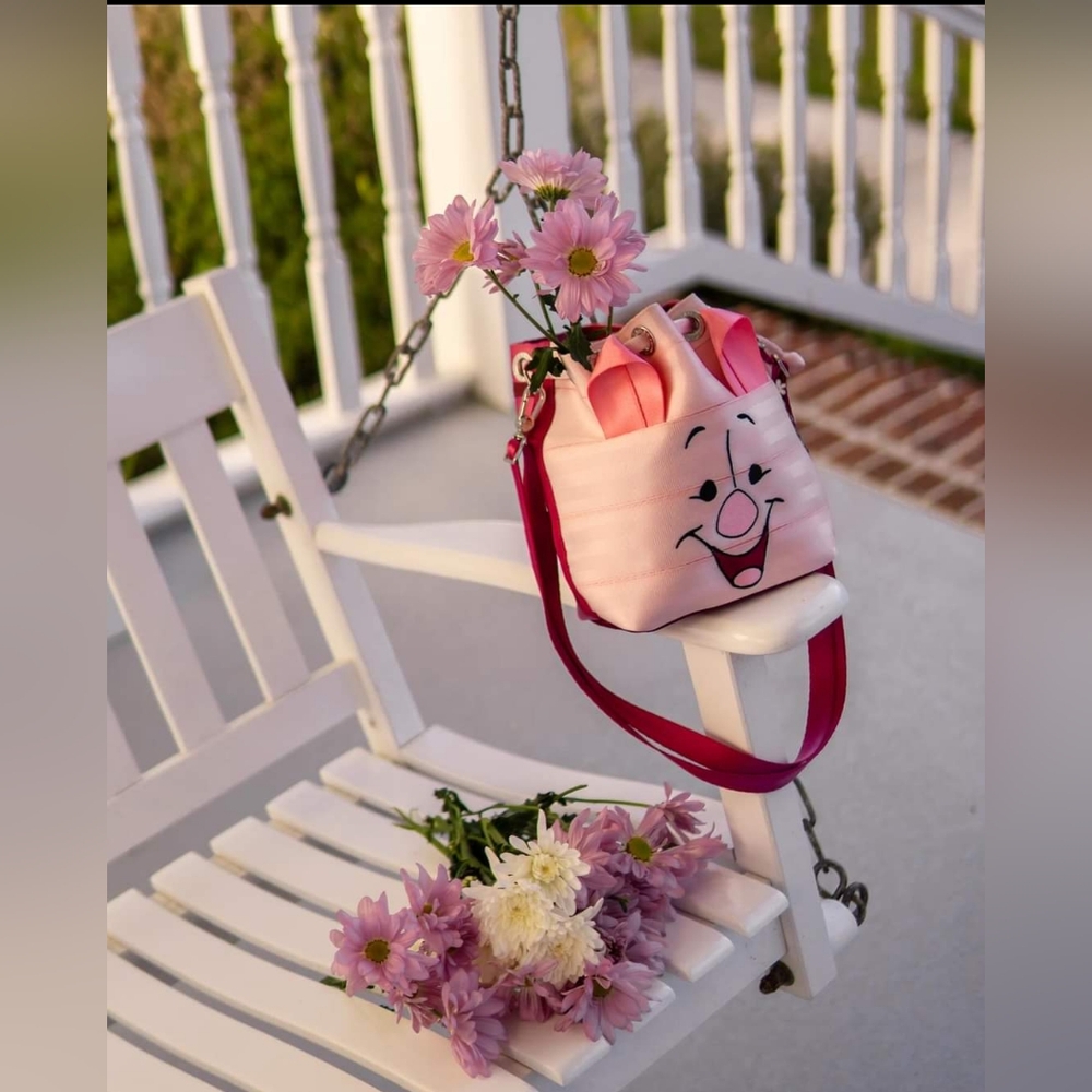 Harveys Disney Piglet Mini Bucket Bag